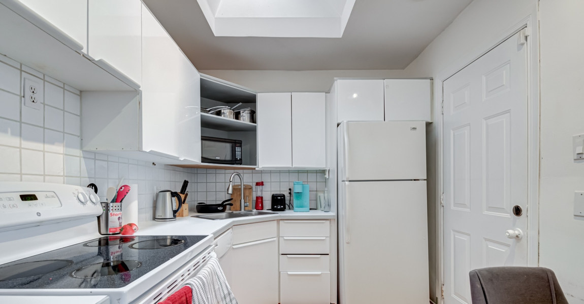 Kitchen Counter and Cupboards